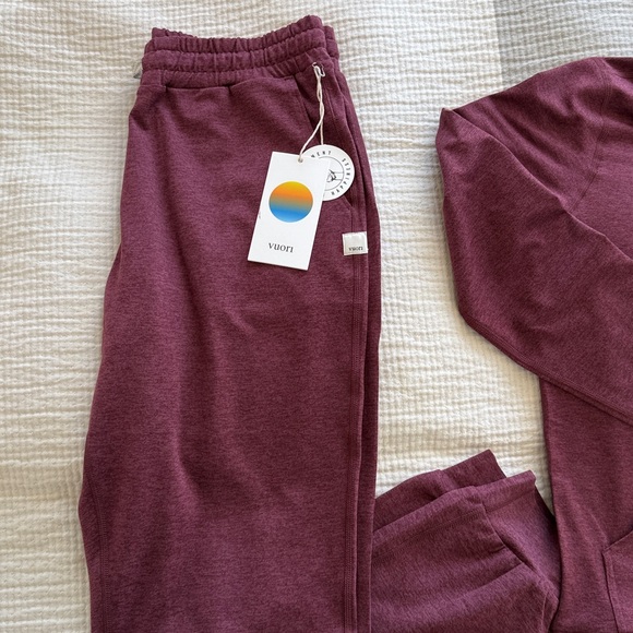 NWT Vuori Hoodie and Jogger Set - Picture 5 of 7